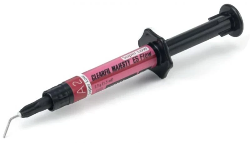 CLEARFIL MAJESTY ES FLOW Super Low A3, Spritze 2,7 g